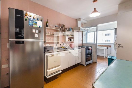 Cozinha de apartamento à venda com 4 quartos, 120m² em Alto de Pinheiros, São Paulo