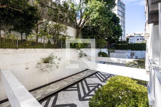 Sala - Vista de apartamento à venda com 4 quartos, 120m² em Alto de Pinheiros, São Paulo