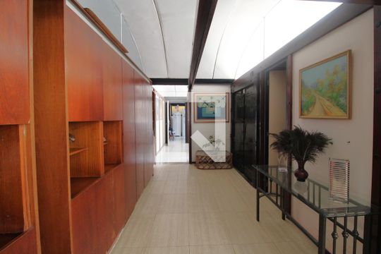 Sala de casa à venda com 4 quartos, 750m² em Jardim Ipanema (zona Sul), São Paulo
