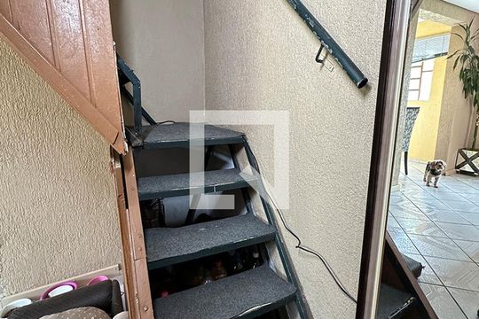 Escada de casa à venda com 3 quartos, 200m² em Santos Dumont, São Leopoldo