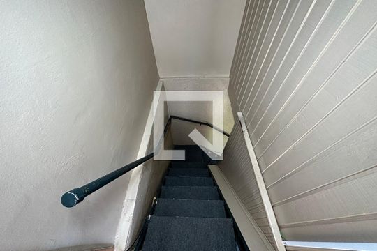 Escada de casa à venda com 3 quartos, 200m² em Santos Dumont, São Leopoldo