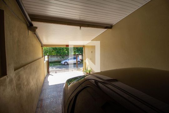 Garagem de casa à venda com 2 quartos, 100m² em Feitoria, São Leopoldo