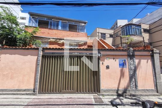 Fachada de casa à venda com 4 quartos, 172m² em Andaraí, Rio de Janeiro