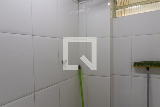 Banheiro de apartamento à venda com 2 quartos, 49m² em Cecap, Jundiaí