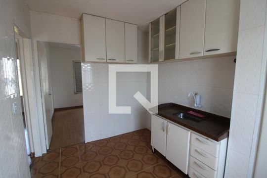 Cozinha de apartamento à venda com 2 quartos, 50m² em Conjunto Habitacional Teotonio Vilela, São Paulo