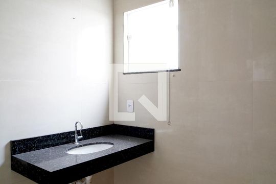 Banheiro da Suíte de casa para alugar com 2 quartos, 70m² em  Jardim Residencial Villagio Ipanema I, Sorocaba