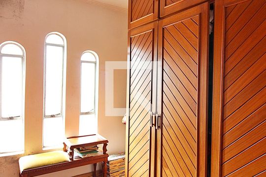 Closet do Quarto 1 - Suíte de casa à venda com 4 quartos, 350m² em Jardim do Mar, São Bernardo do Campo