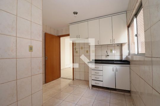 Cozinha e Área de Serviço de apartamento para alugar com 2 quartos, 60m² em Sul (águas Claras), Brasília