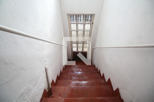 Escada de casa à venda com 1 quarto, 50m² em Vila São José, São Paulo