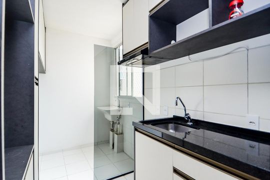 Cozinha de apartamento para alugar com 2 quartos, 42m² em Jardim Angelica, Guarulhos