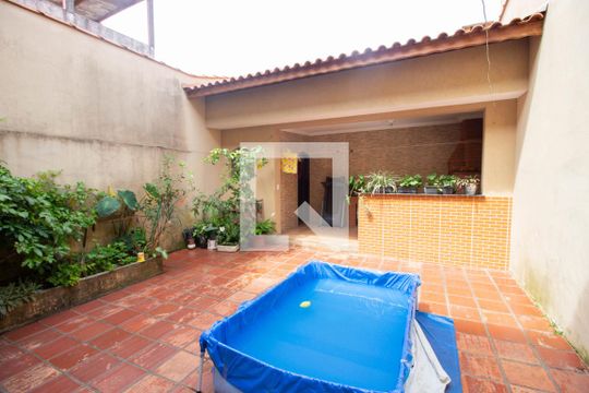 Quintal de casa à venda com 3 quartos, 172m² em Parque Cruzeiro do Sul, São Paulo