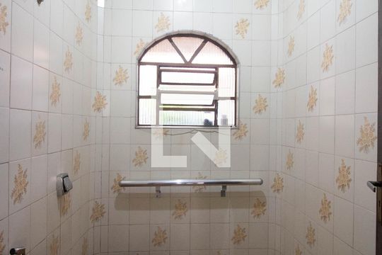 Lavabo de casa à venda com 3 quartos, 172m² em Parque Cruzeiro do Sul, São Paulo