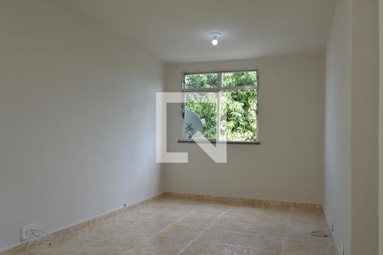 Sala  de apartamento para alugar com 2 quartos, 48m² em Taquara, Rio de Janeiro