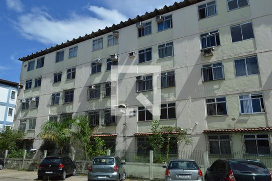 Fachada do bloco de apartamento para alugar com 2 quartos, 48m² em Taquara, Rio de Janeiro