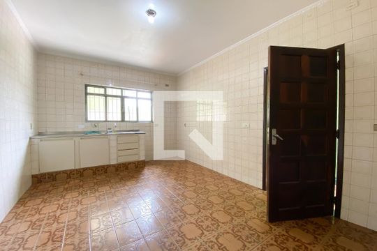 Cozinha de casa à venda com 1 quarto, 65m² em Vila Yolanda, Osasco