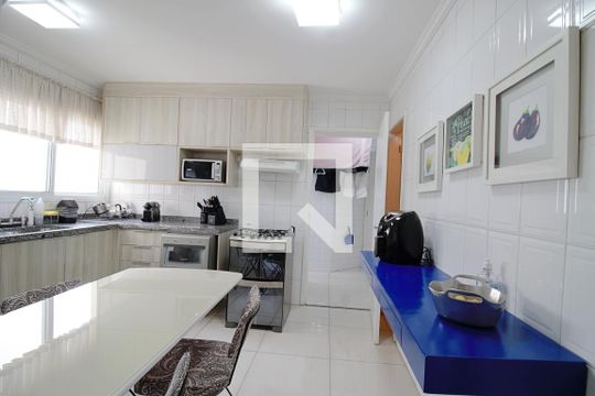 Cozinha  de apartamento à venda com 3 quartos, 110m² em Vila Suzana, São Paulo