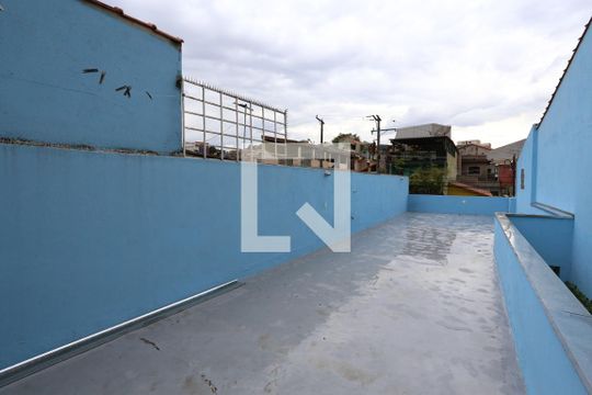 Quintal de casa à venda com 3 quartos, 165m² em Vila Nhocune, São Paulo
