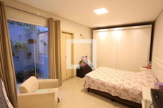 Suíte 1 de casa à venda com 3 quartos, 165m² em Vila Nhocune, São Paulo