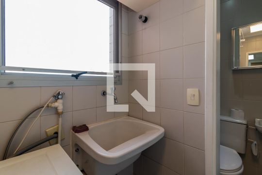 Área de Serviço de apartamento para alugar com 3 quartos, 87m² em Indianópolis, São Paulo