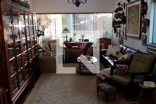 Casa à venda com 4 quartos, 430m² em Alto de Pinheiros, São Paulo