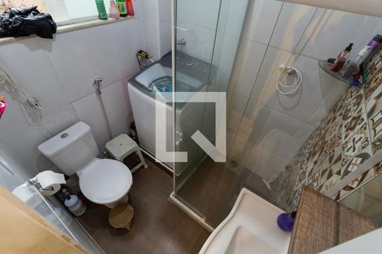 Banheiro de apartamento à venda com 1 quarto, 48m² em Piedade, Rio de Janeiro