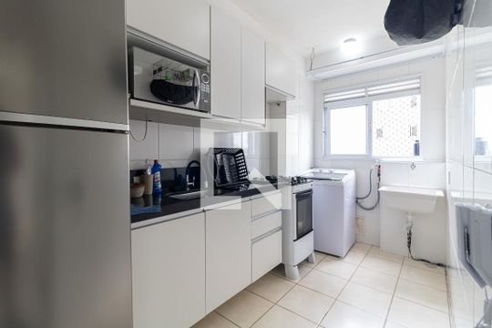 Cozinha de apartamento à venda com 2 quartos, 52m² em Parque Fongaro, São Paulo