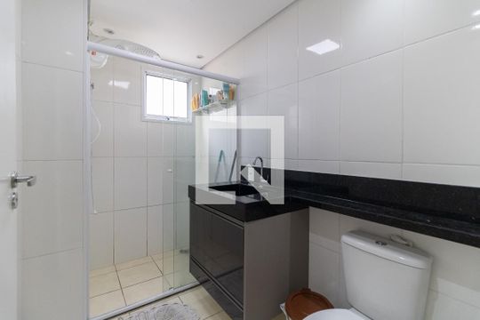 Banheiro de apartamento à venda com 2 quartos, 52m² em Parque Fongaro, São Paulo
