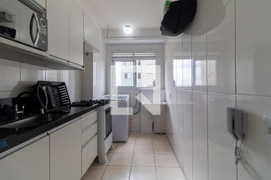 Cozinha de apartamento à venda com 2 quartos, 52m² em Parque Fongaro, São Paulo