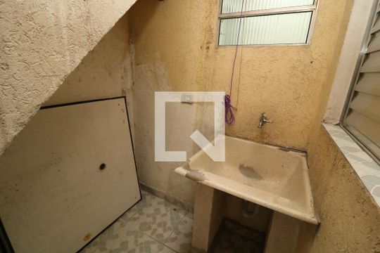 Área de Serviço de casa para alugar com 1 quarto, 30m² em Cidade Satélite Santa Bárbara, São Paulo
