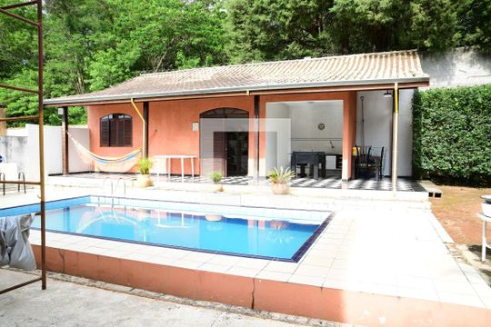 Quintal de casa de condomínio para alugar com 4 quartos, 379m² em Parque Paulistano, Cotia