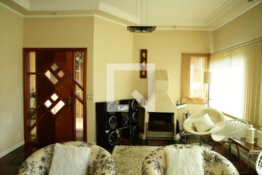 Sala de casa de condomínio para alugar com 4 quartos, 379m² em Parque Paulistano, Cotia