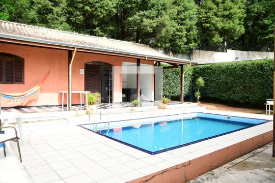 Quintal de casa de condomínio para alugar com 4 quartos, 379m² em Parque Paulistano, Cotia