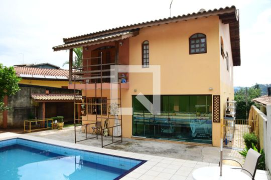 Fundos de casa de condomínio para alugar com 4 quartos, 379m² em Parque Paulistano, Cotia