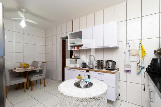 Cozinha de casa à venda com 3 quartos, 140m² em Parque Residencial Jundiaí, Jundiaí