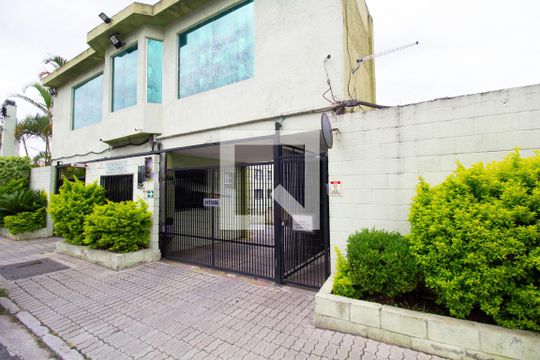 Fachada e portaria de apartamento à venda com 3 quartos, 56m² em Itaquera, São Paulo