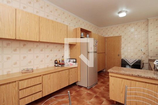 Cozinha de apartamento para alugar com 3 quartos, 270m² em Higienópolis, São Paulo