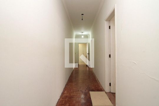 Corredor de apartamento para alugar com 3 quartos, 270m² em Higienópolis, São Paulo