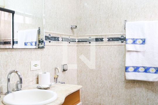 Banheiro da Suite de casa à venda com 3 quartos, 310m² em Vila Lucinda, Santo André