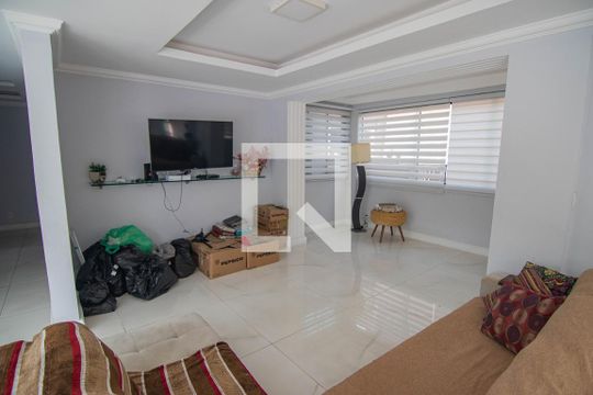 Sala de casa à venda com 4 quartos, 683m² em Camboinhas, Niterói