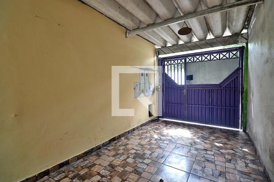 Garagem de casa à venda com 2 quartos, 300m² em Parque Capuava, Santo André