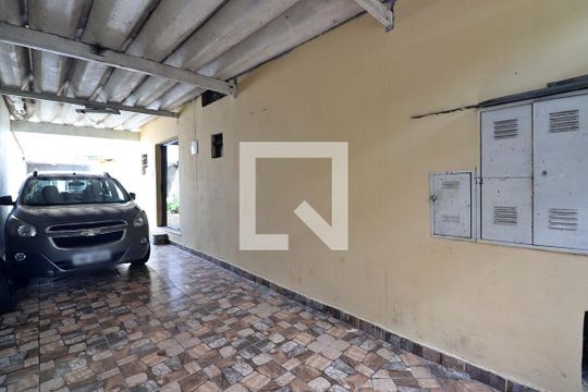 Garagem de casa à venda com 2 quartos, 300m² em Parque Capuava, Santo André