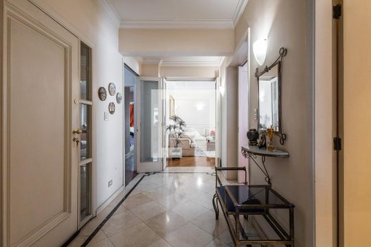 Corredor de apartamento à venda com 3 quartos, 259m² em Jardim Paulista, São Paulo