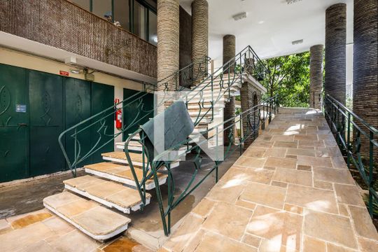 Hall de entrada de apartamento à venda com 3 quartos, 259m² em Jardim Paulista, São Paulo