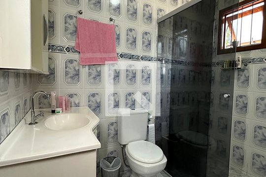 Banheiro de casa à venda com 3 quartos, 150m² em Campina, São Leopoldo