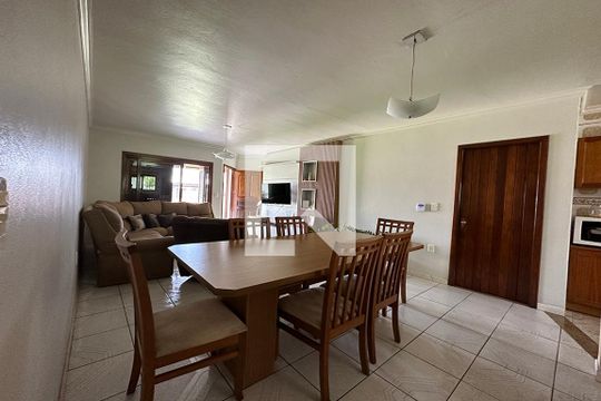 Sala de casa à venda com 3 quartos, 150m² em Campina, São Leopoldo