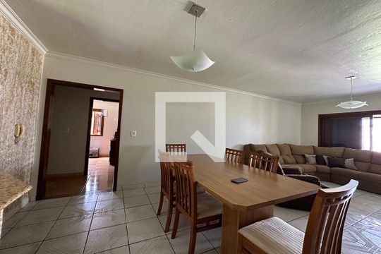 Sala de casa à venda com 3 quartos, 150m² em Campina, São Leopoldo