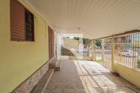 Quintal de casa à venda com 2 quartos, 150m² em Canudos, Novo Hamburgo