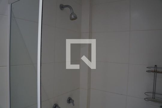 Banheiro de apartamento para alugar com 1 quarto, 67m² em Batel, Curitiba