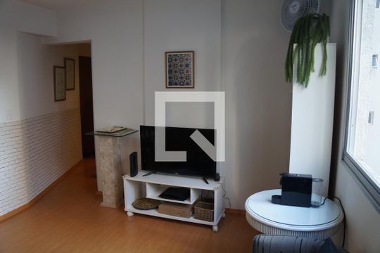 Sala de apartamento para alugar com 1 quarto, 67m² em Batel, Curitiba