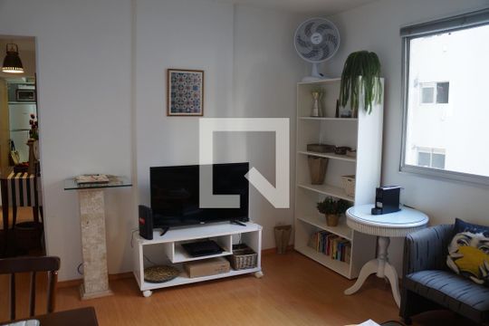 Sala de apartamento para alugar com 1 quarto, 67m² em Batel, Curitiba